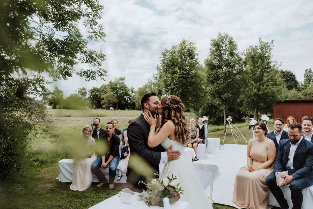 Freie Trauung auf Burg Heimerzheim beim Pavillon