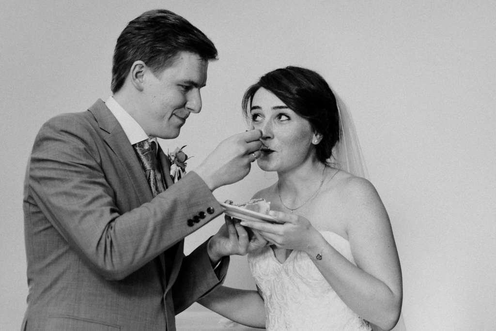 Hochzeitstorte Anschnitt Ideen Hochzeitsfotograf bebright photography sw