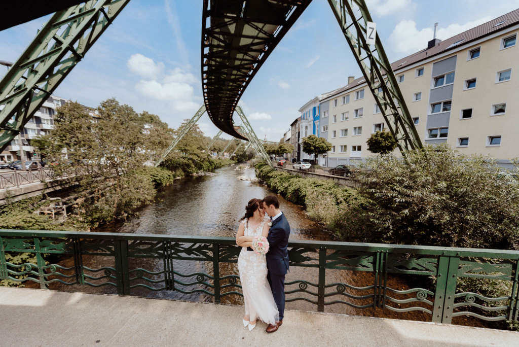 Paarshooting nach der Trauung in Wuppertal Hochzeitsfotos