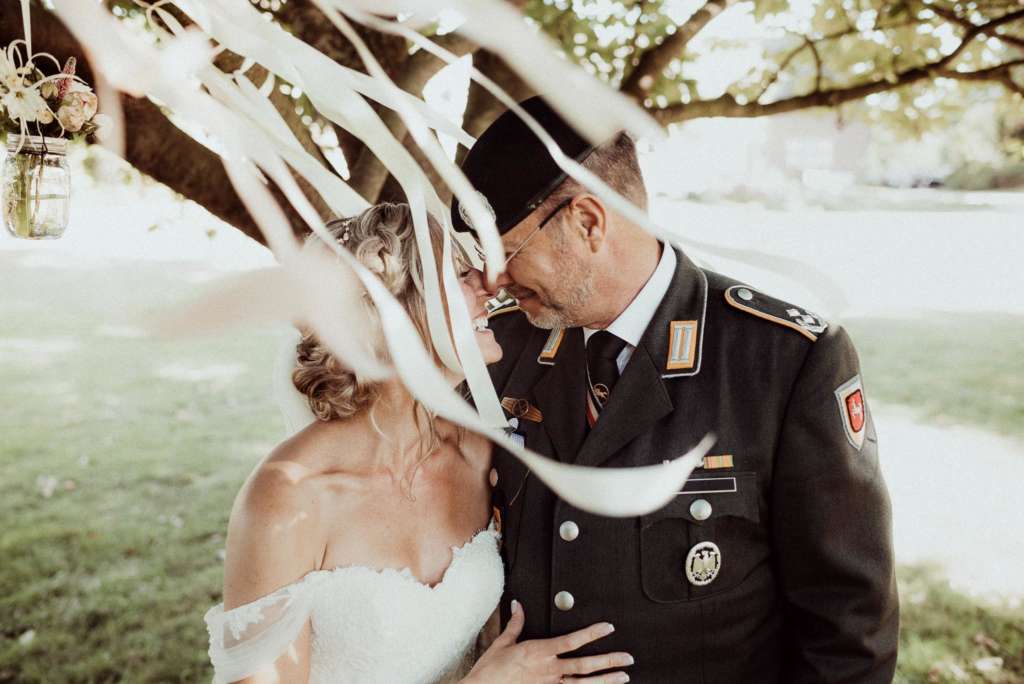 hochzeit in uniform der bundeswehr paarshooting