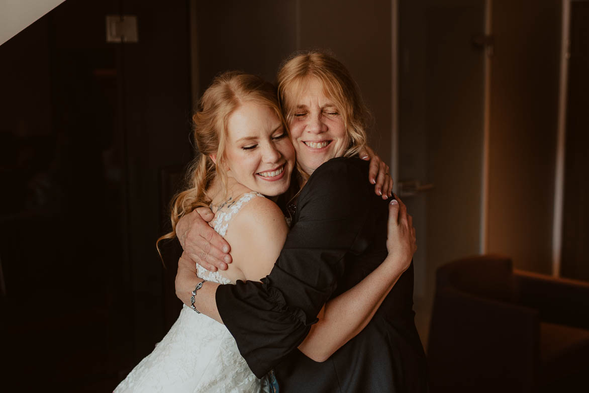 Fotos von der Hochzeit mit Emotionen Eltern