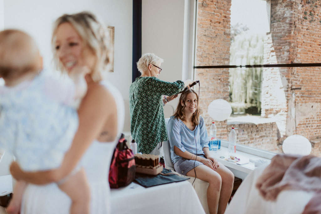 Gettingready Hochzeit Schloss Hertefeld der Brautsalon