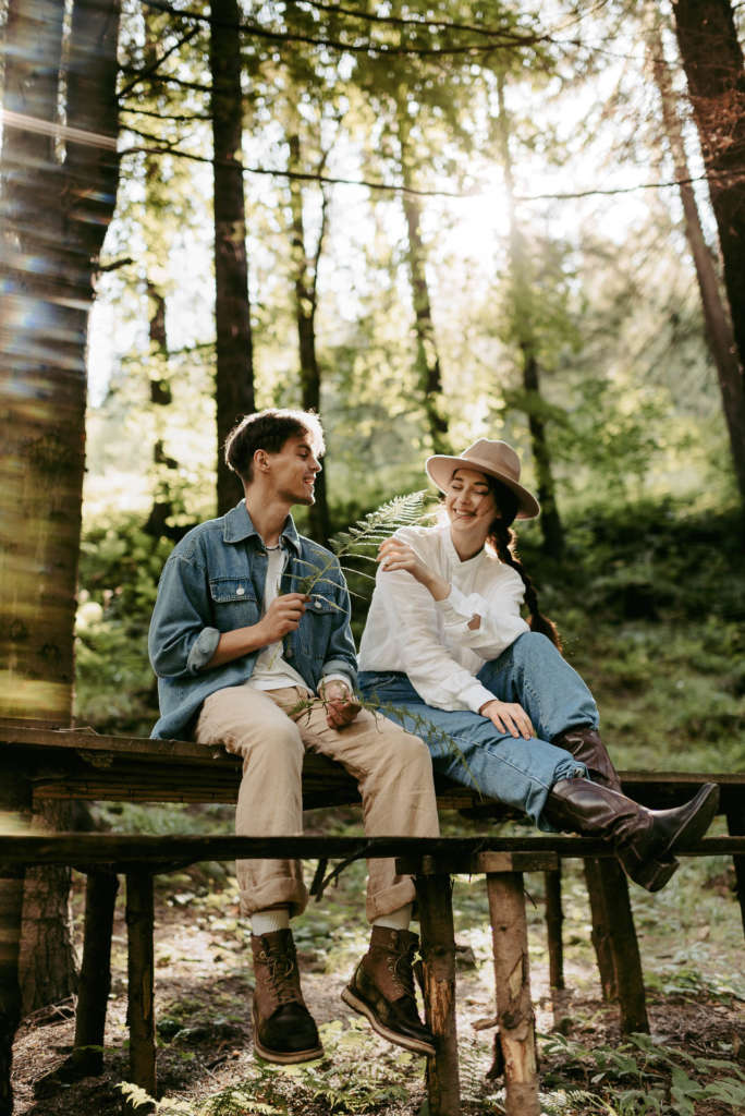 hiking paarshooting stiedel outfit fotograf