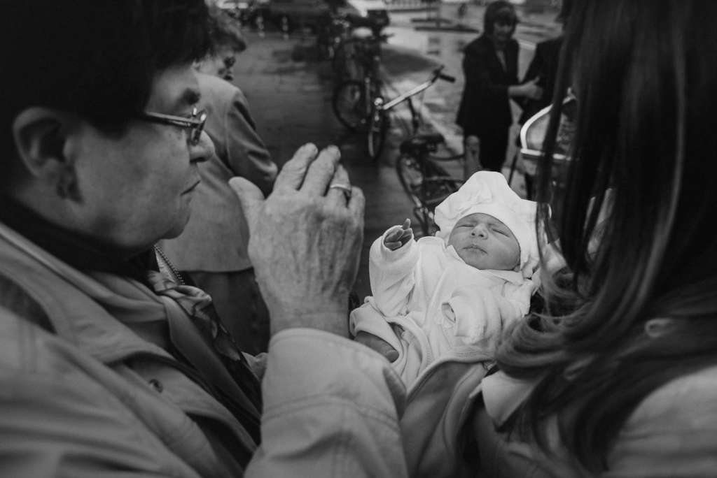 Fotograf Taufe Fotos Evangelische Taufe Duesseldorf Lierenfeld St Michael 1600 60 2