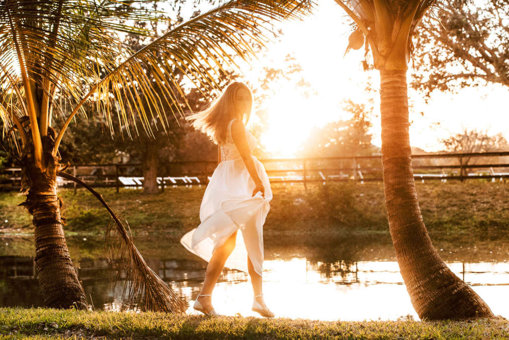 Schwangerschaft Fotoshooting Goldene Stunde